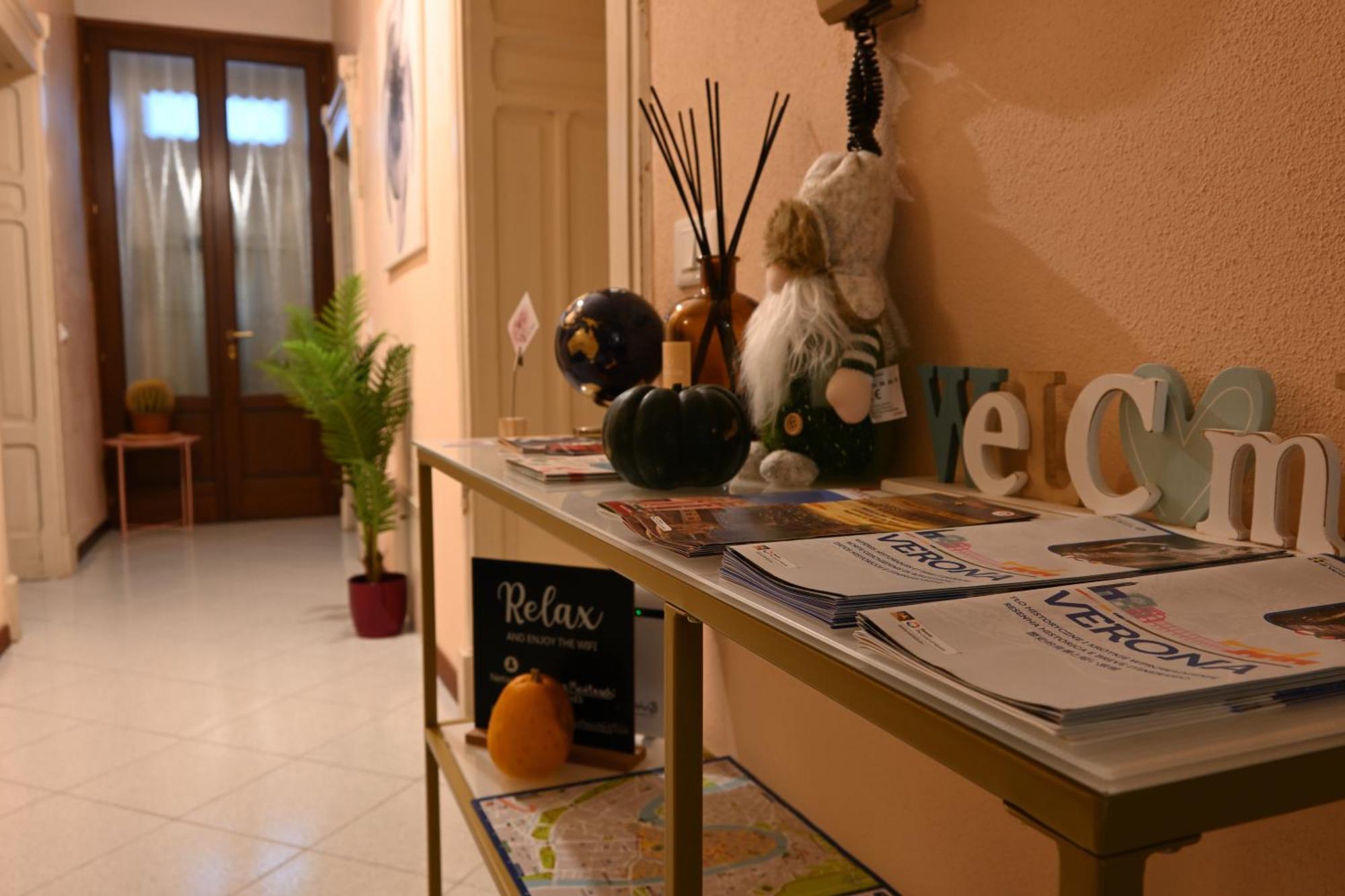 Dimora Montecchi Hotel Верона Екстериор снимка